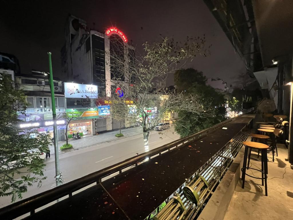 Bán nhà tập thể tầng 2 mặt phố Hàng Bài, Hoàn Kiếm, KD đỉnh 120 m2 giá 12 tỷ