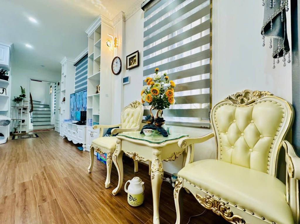 Bán nhà lô góc phố Bạch Mai, Hai Bà Trưng, ô tô tránh, tiện KD  6 tầng 49m2 giá 23.8 tỷ