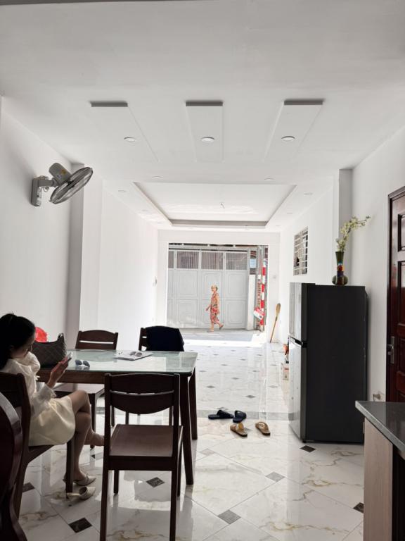 Bán nhà Mễ Trì Hạ, 36 m2, 4 tầng, 3 ngủ, hai thoáng trước sau, giá 6.8 tỷ