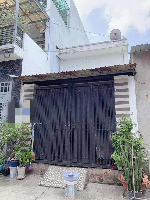 Nhà cấp 4 có lửng 71m2 (4x18) hẻm 134 Dương Thị Mười , gần Bệnh Viện Q12 , 4 tỷ nhỉnh 0932030061