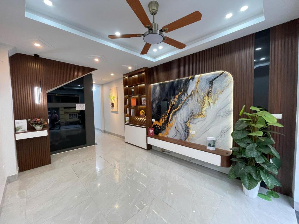 Bán nhà Mễ Trì Hạ, nhà dân xây 34 m2, 5 tầng, 3 ngủ khép kín, giá hơn 7 tỷ