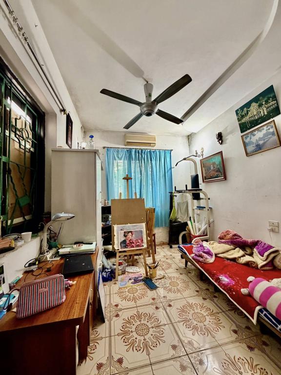 Bán nhà mặt phố Pháo Đài Láng, Đống Đa, 4 tầng 72m2 mt 6m giá 31.9 tỷ