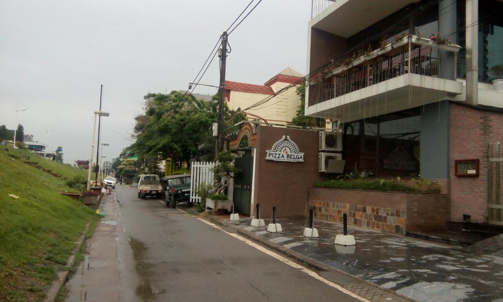 Nhà mặt phố An Dương Vương Tây Hồ Hà Nội 12 tỷ. DT 130m2 mặt tiền 10m, lô góc 