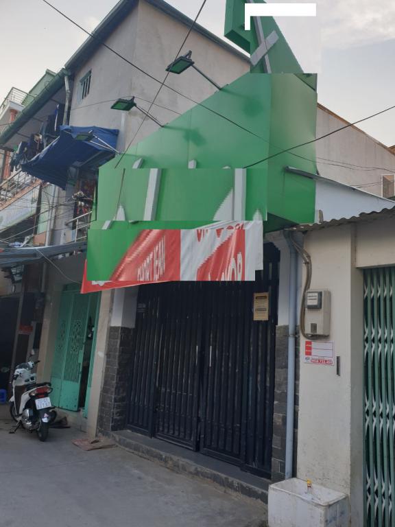 Nhà cấp 4 DT 97m2 đường Trần Xuân Soạn
