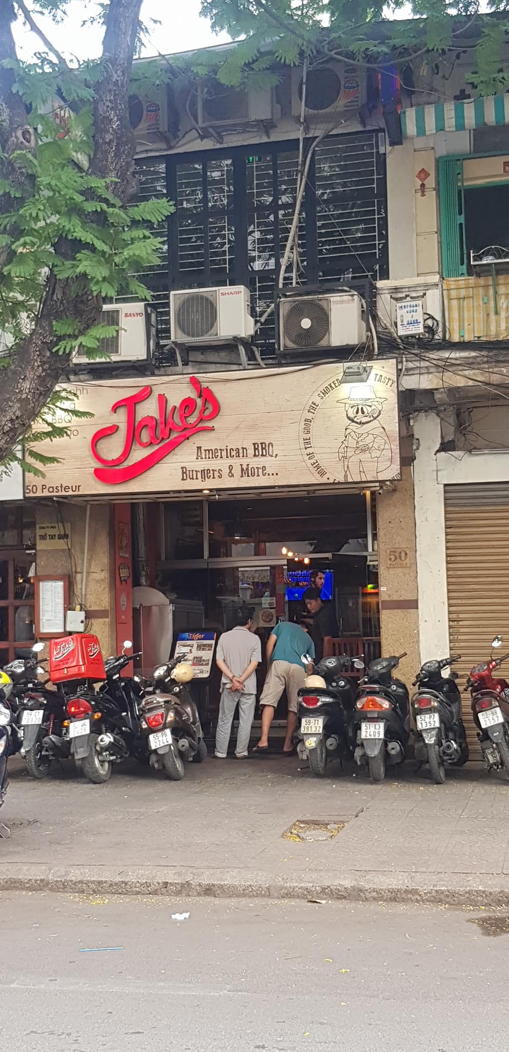 Bán nhà mặt tiền 50 PASTEUR , Quận 1 , HCM