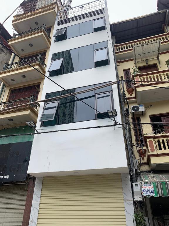 Bán nhà phố Nguyễn Chí Thanh, Đống Đa, ô tô tránh, thang máy, KD đỉnh giá 14.8 tỷ