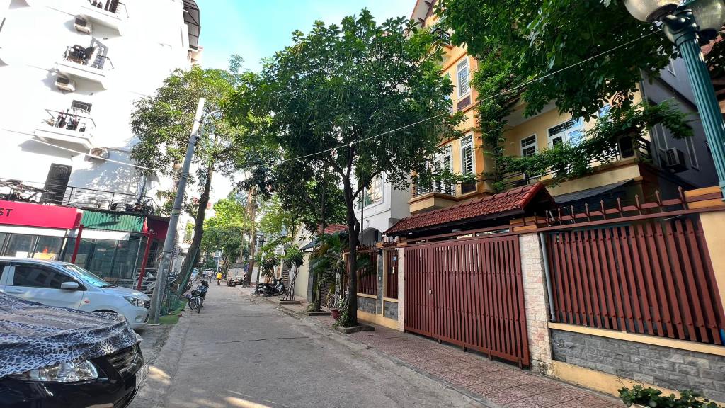 Bán Nhà VIP phố Đình Thôn Mỹ Đình tầng hầm ô tô 43 tỷ. Mặt tiền 12m hầm rộng 