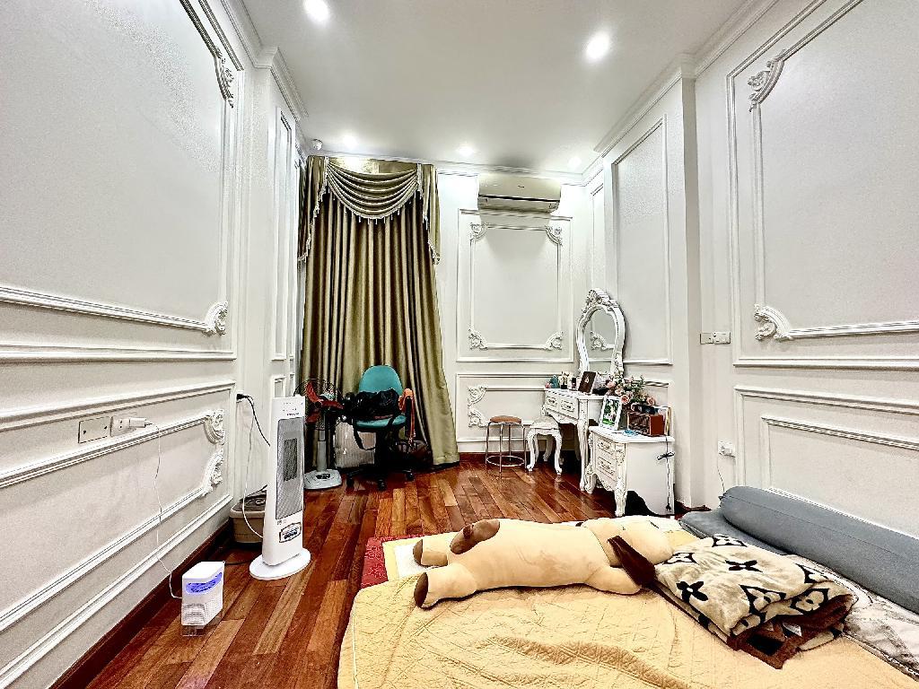 Bán nhà phố Tú Mỡ, phân lô, ô tô đỗ cửa, ở kết hợp kinh doanh massage, spa làm đẹp