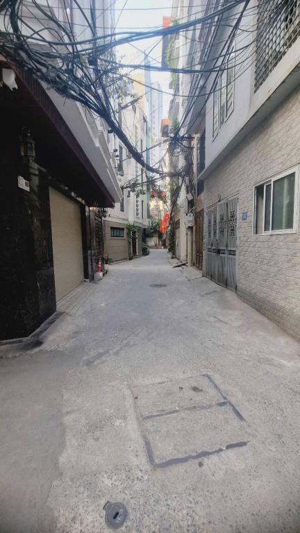Bán nhà ngõ 1150 Đường Láng, Đống Đa, 45m2, mặt tiền 6m, LÔ GÓC- Ô TÔ vào nhà, 14.9 tỷ