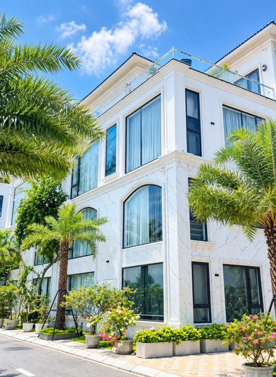 Chính chủ bán căn biệt thự full nội thất óc chó và tầm view ra Vịnh