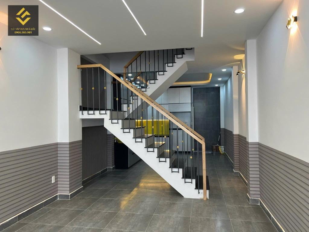 1 trệt 2 lầu, 4PN, 5WC, 82m², xe tải quay đầu, nội thất xịn, dọn vào ở ngay Lê Văn Thọ