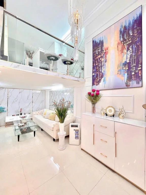 Bán gấp nhà Văn Hương, Đống Đa, 30m2, LÔ GÓC 4 TẦNG, Chỉ 5.6 tỷ
