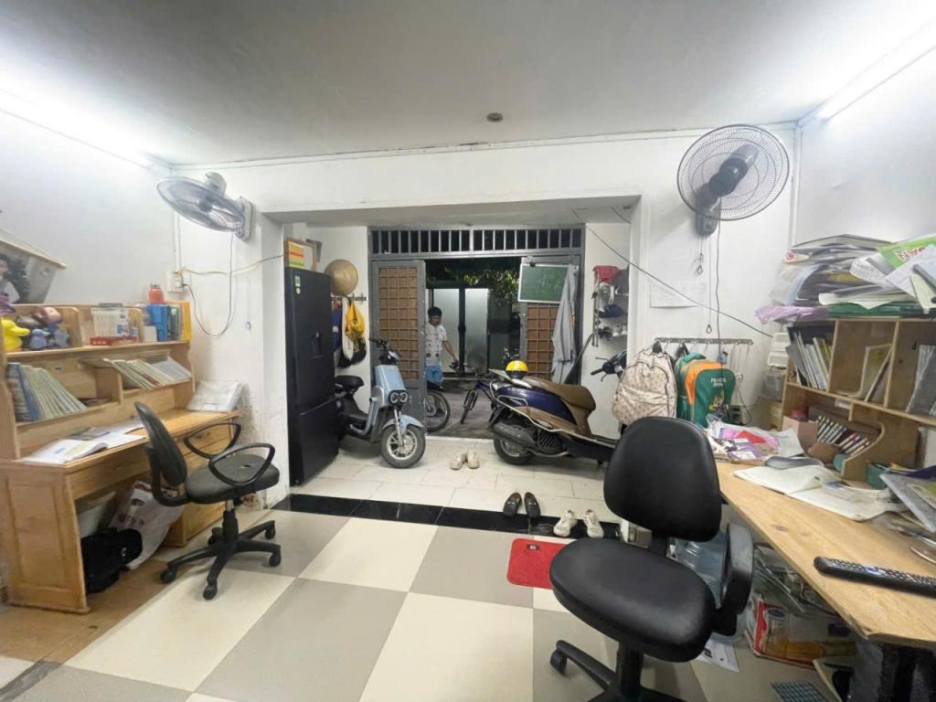 Mặt đường 52, Hiệp Bình Chánh, Thủ Đức, không quy hoạch, 2 tầng, chỉ 3,2 tỷ.