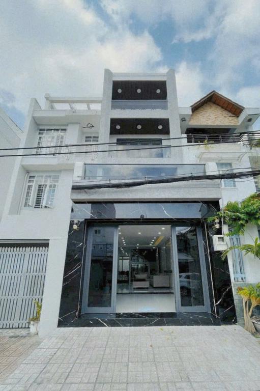 🏫 𝐐𝐮𝐚̣̂𝐧 𝟕 - 𝐁𝐚́𝐧 𝐧𝐡𝐚̀ 𝟏𝟖,𝟖 𝐓𝐲̉ 𝐌𝐚̣̆𝐭 𝐭𝐢𝐞̂̀𝐧 đ𝐮̛𝐨̛̀𝐧𝐠 𝐬𝐨̂́ 𝟓𝟏 𝐓𝐚̂𝐧 𝐇𝐮̛𝐧𝐠, 𝐓𝐏𝐇𝐂𝐌. 