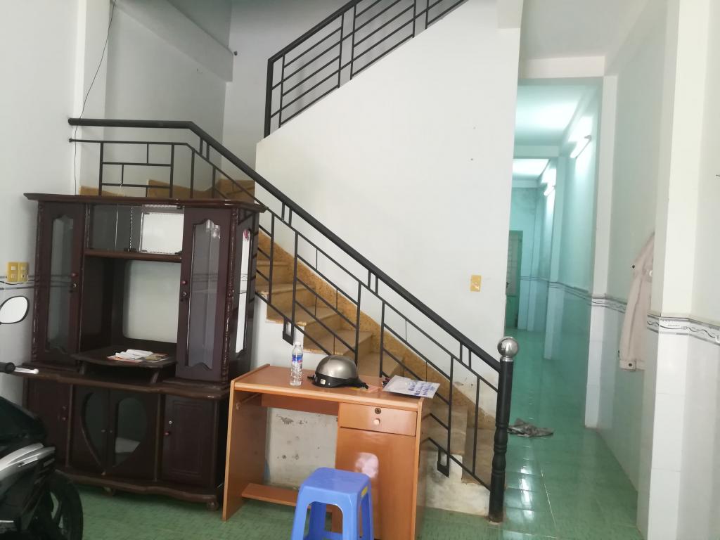 Bán nhà KDC 586 - DT 70m2 - Hướng Tây Nam- LG 14m - Giá 1 tỷ 200 triệu